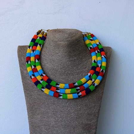 IGATI Multicolored necklace is worn with any outfit.